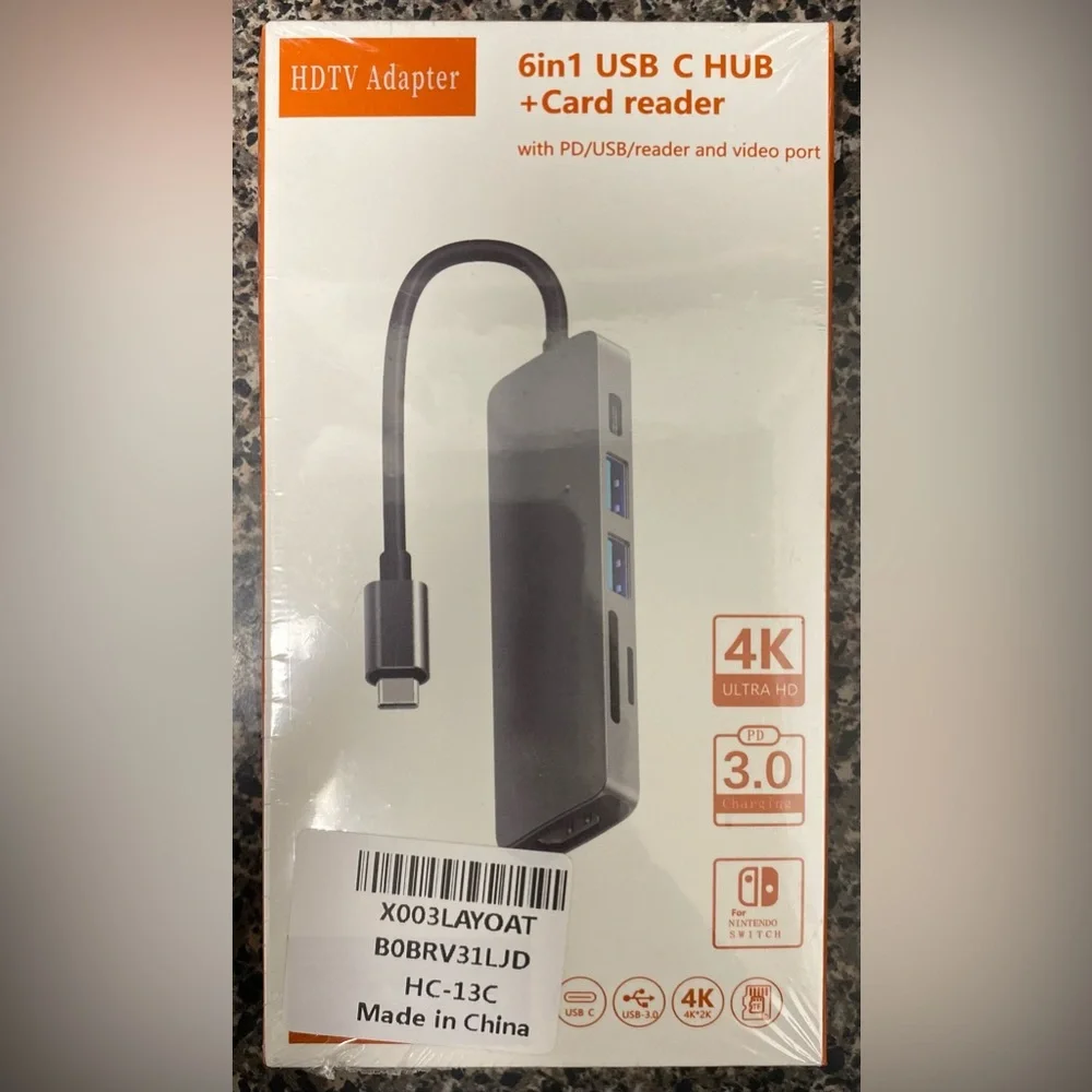 NIB HDTV Adapter w/ 6in1 USB C HUB + Card Reader - Picture 1 of 2